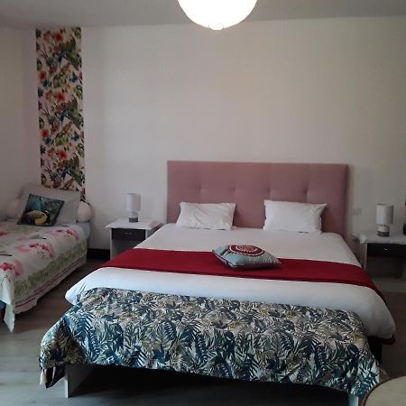 ベルベス Madelon IV Bed & Breakfast エクステリア 写真