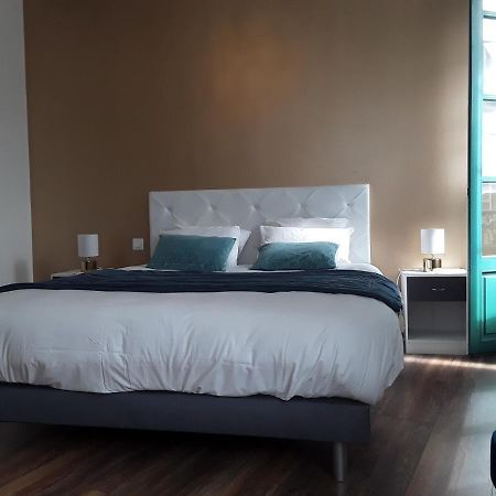 ベルベス Madelon IV Bed & Breakfast エクステリア 写真